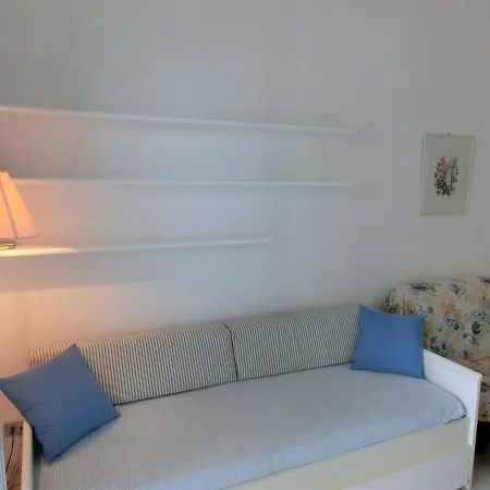 Wonderful Studio With Swimming Pool, Terrace And Sea View *