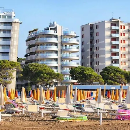 Wonderful Studio With Swimming Pool, Terrace And Sea View Apartment Lignano Sabbiadoro